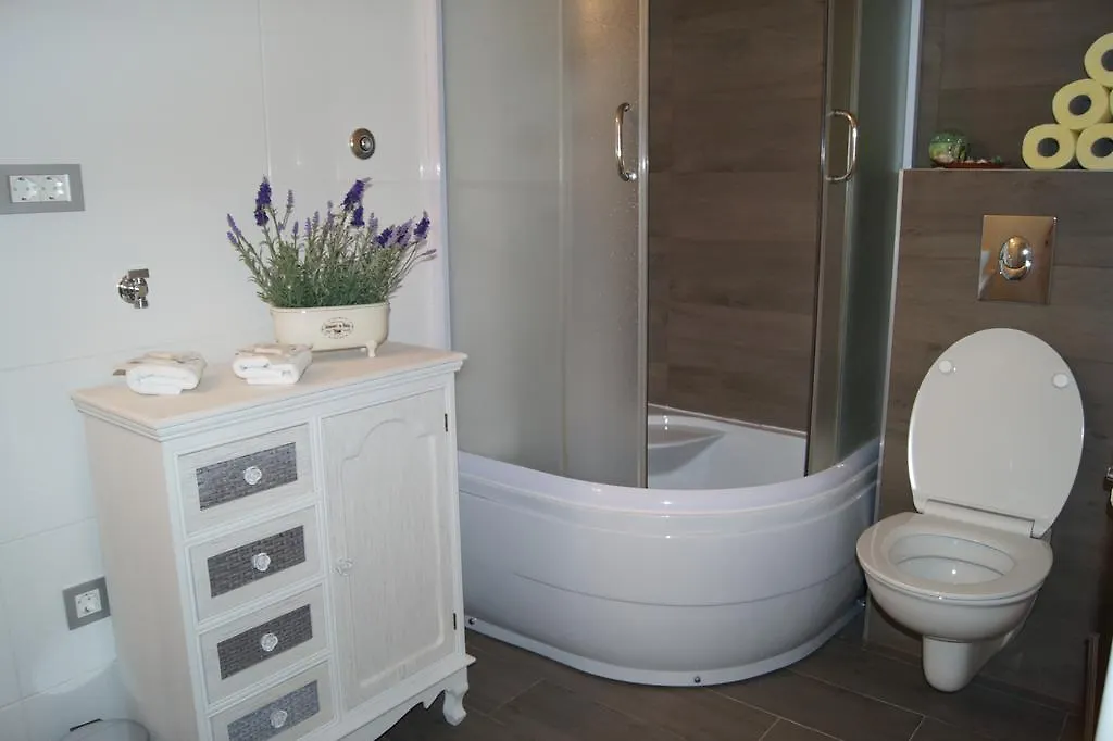 Studio Apartments Mirakul Split