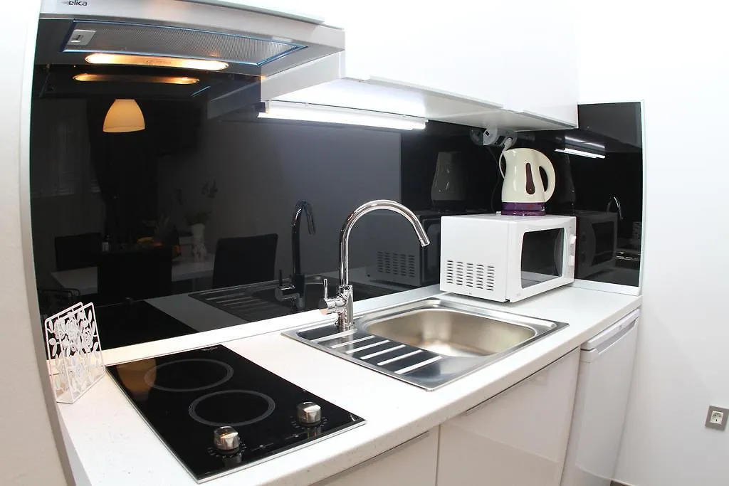 Studio Apartments Mirakul Split